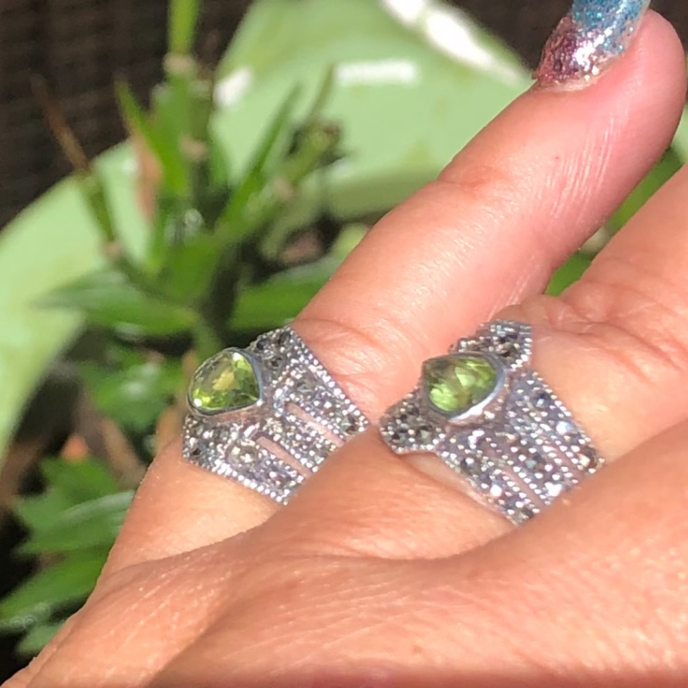 L25: Set Of 2 Unique Pear Shape E/W Set Peridot R… - image 6